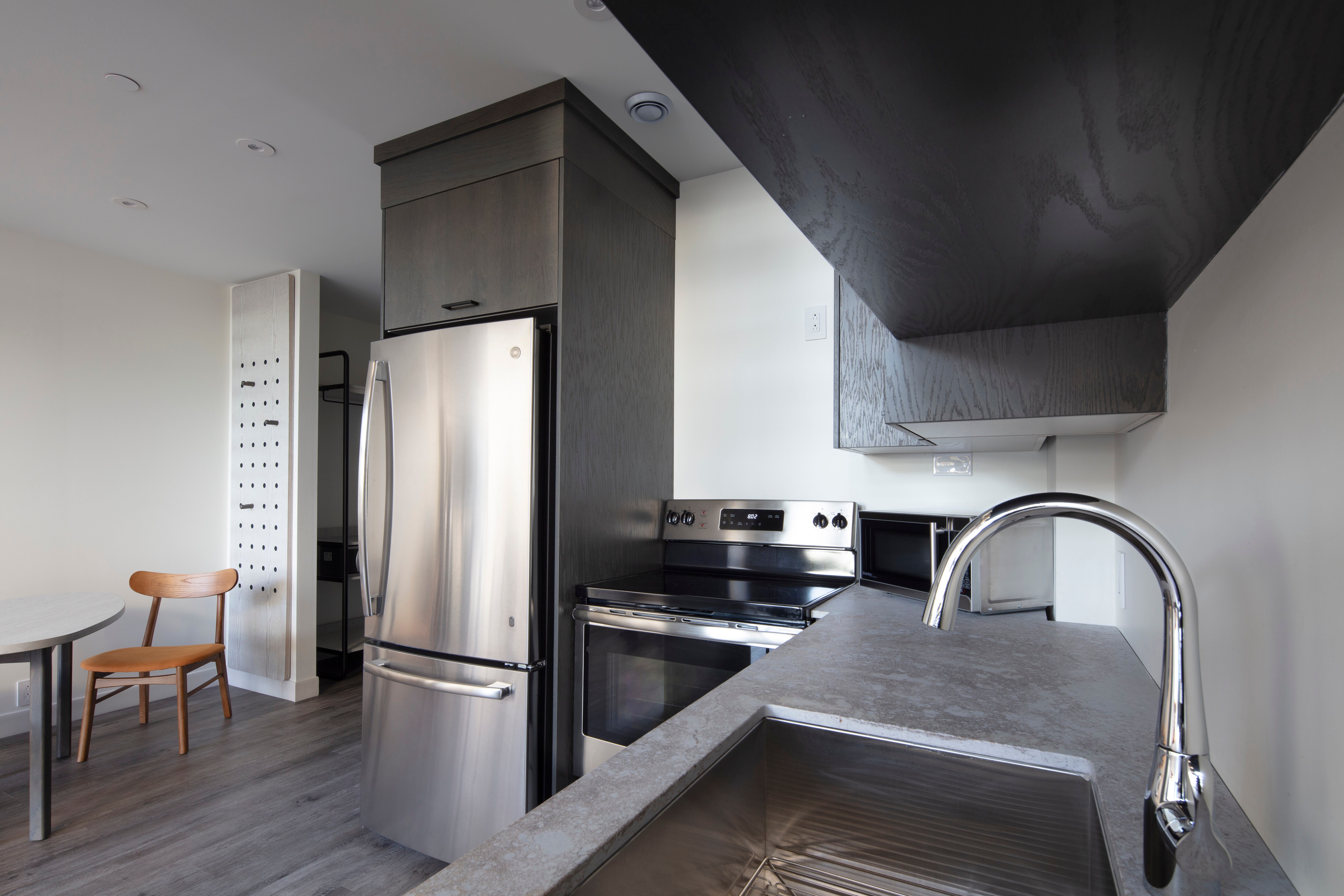 Küche im Zweistöckigen Zimmer